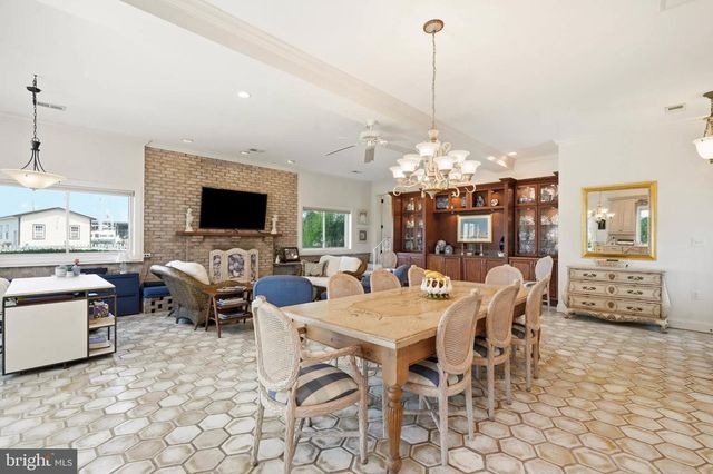 3689 1ST AVE, Edgewater, MD 21037