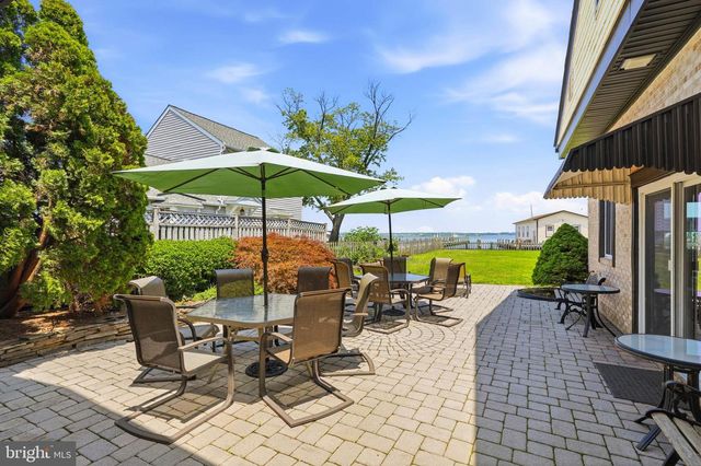 3689 1ST AVE, Edgewater, MD 21037