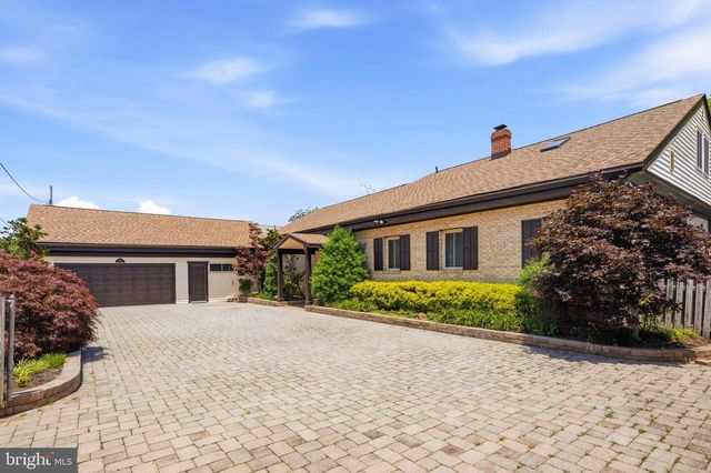 3689 1ST AVE, Edgewater, MD 21037
