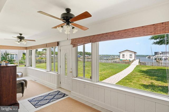3689 1ST AVE, Edgewater, MD 21037