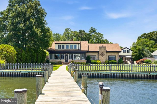 3689 1ST AVE, Edgewater, MD 21037