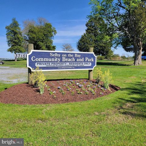 3689 1ST AVE, Edgewater, MD 21037