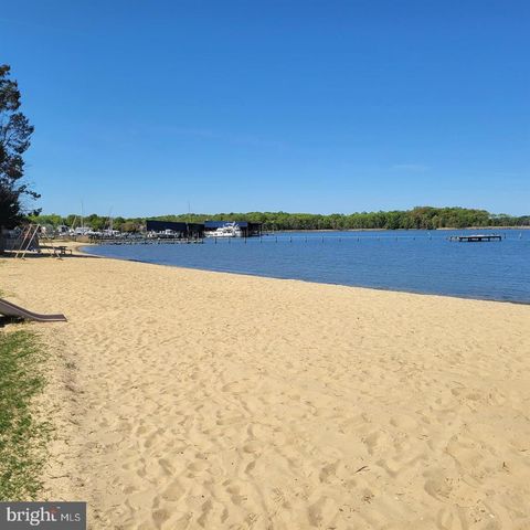 3689 1ST AVE, Edgewater, MD 21037