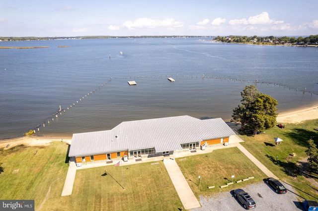 3689 1ST AVE, Edgewater, MD 21037