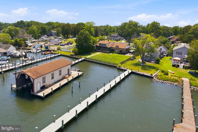 3689 1ST AVE, Edgewater, MD 21037