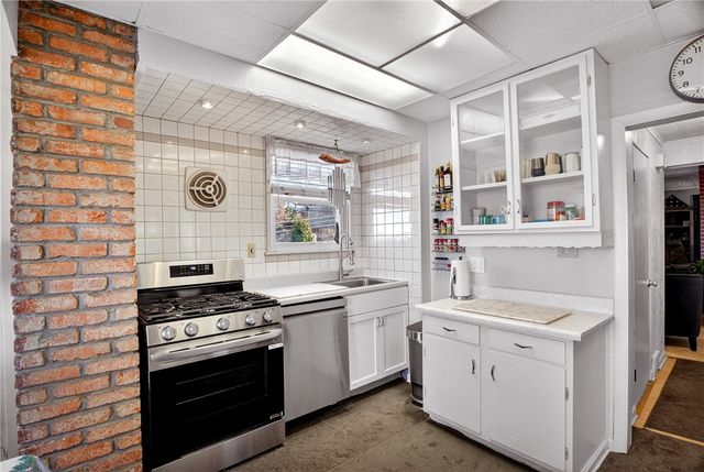 3445 Bethoven St, Polish Hill, PA 15219