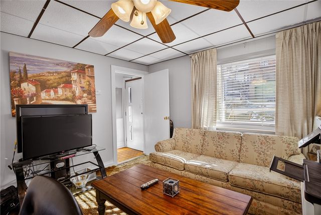 3445 Bethoven St, Polish Hill, PA 15219