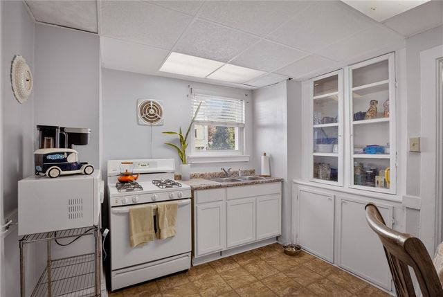 3445 Bethoven St, Polish Hill, PA 15219