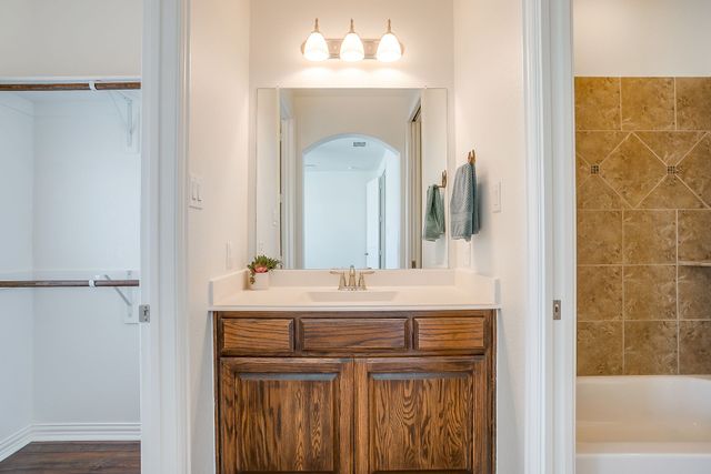 332 Parkview Drive, Aledo, TX 76008