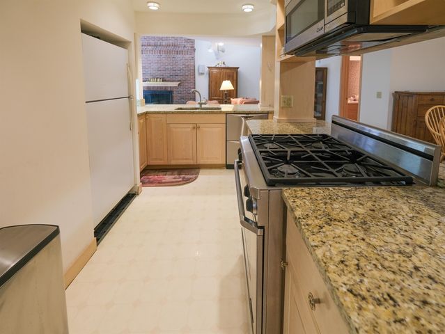 117 Ledgewood Road F3 w/F4 Garage, Ludlow, VT 05149