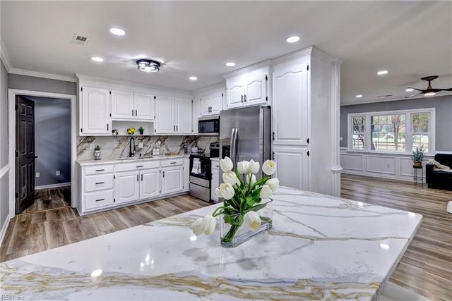 2505 Low Ground RD, Hayes, VA 23072