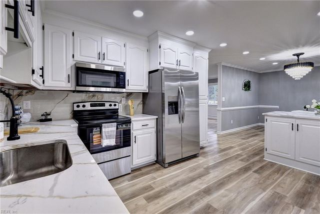 2505 Low Ground RD, Hayes, VA 23072