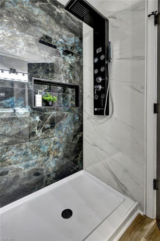 2505 Low Ground RD, Hayes, VA 23072