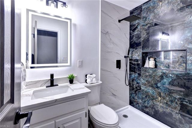 2505 Low Ground RD, Hayes, VA 23072