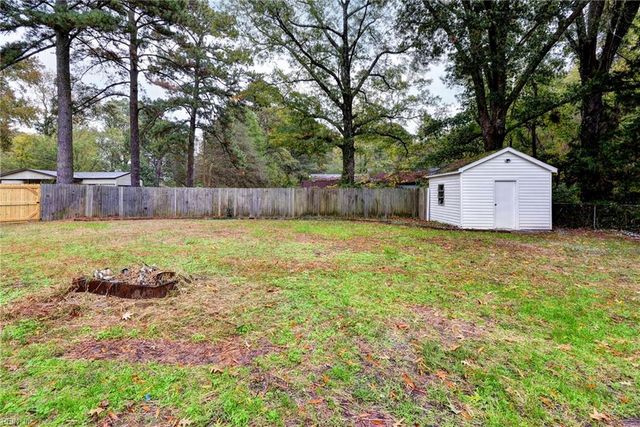 2505 Low Ground RD, Hayes, VA 23072