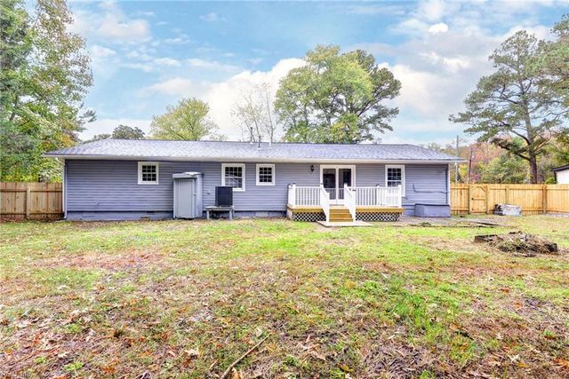 2505 Low Ground RD, Hayes, VA 23072