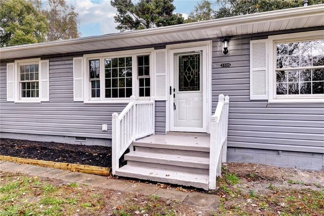 2505 Low Ground RD, Hayes, VA 23072