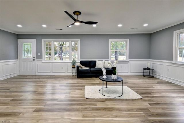 2505 Low Ground RD, Hayes, VA 23072