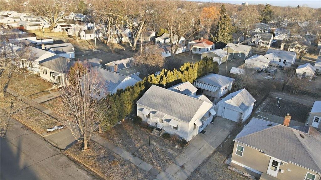 1171 Liberty Avenue, Waterloo, IA 50702