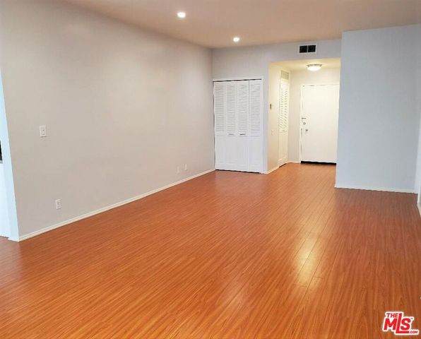 435 N PALM Drive 202, Beverly Hills, CA 90210