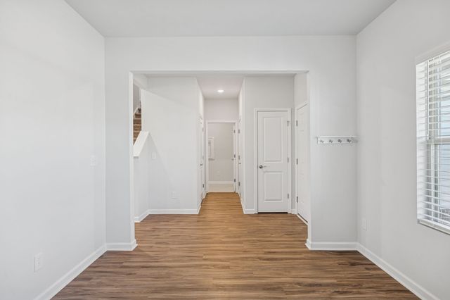 3280 Holiday Ln, Columbia, TN 38401