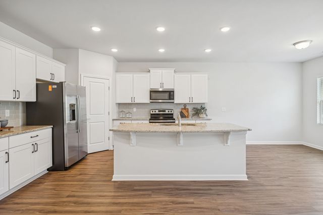 3280 Holiday Ln, Columbia, TN 38401