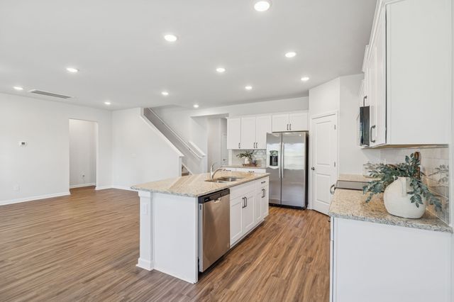 3280 Holiday Ln, Columbia, TN 38401