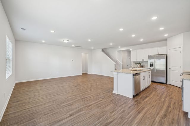 3280 Holiday Ln, Columbia, TN 38401