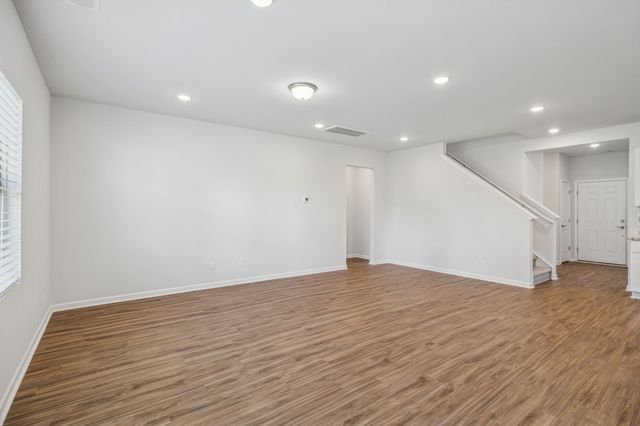 3280 Holiday Ln, Columbia, TN 38401