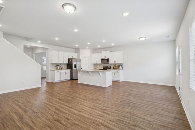 3280 Holiday Ln, Columbia, TN 38401