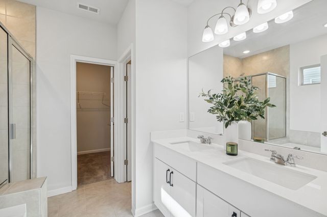 3280 Holiday Ln, Columbia, TN 38401