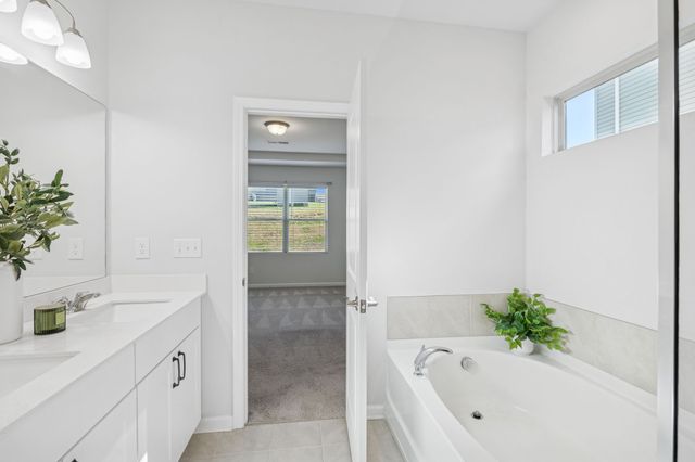 3280 Holiday Ln, Columbia, TN 38401