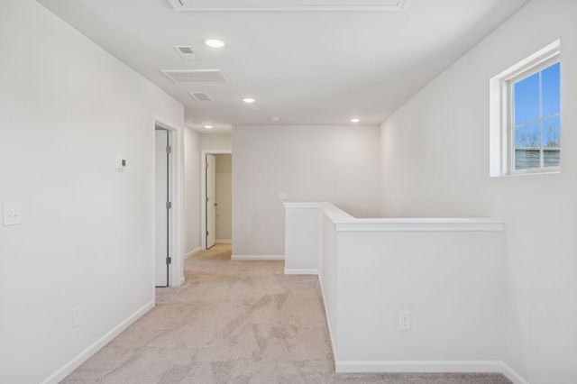 3280 Holiday Ln, Columbia, TN 38401