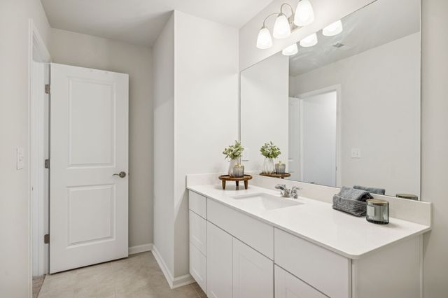 3280 Holiday Ln, Columbia, TN 38401