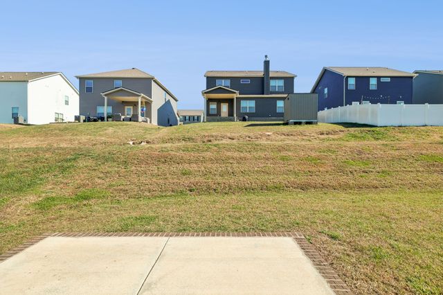 3280 Holiday Ln, Columbia, TN 38401