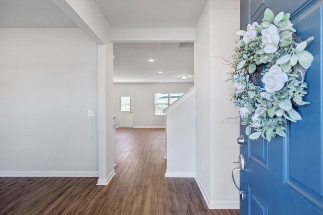 3280 Holiday Ln, Columbia, TN 38401