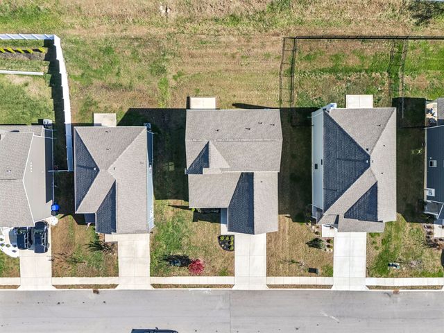 3280 Holiday Ln, Columbia, TN 38401