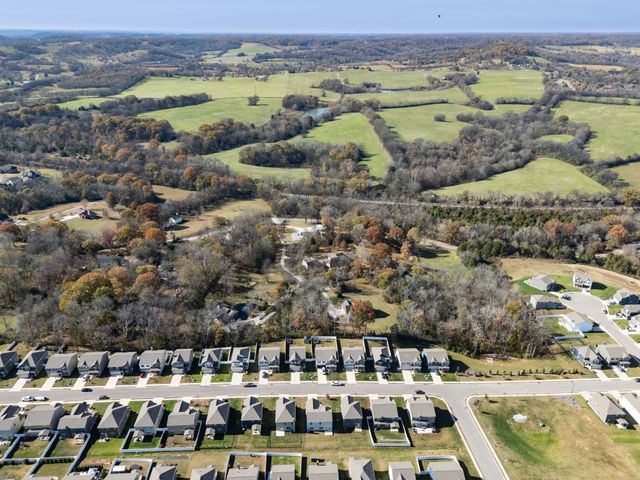 3280 Holiday Ln, Columbia, TN 38401