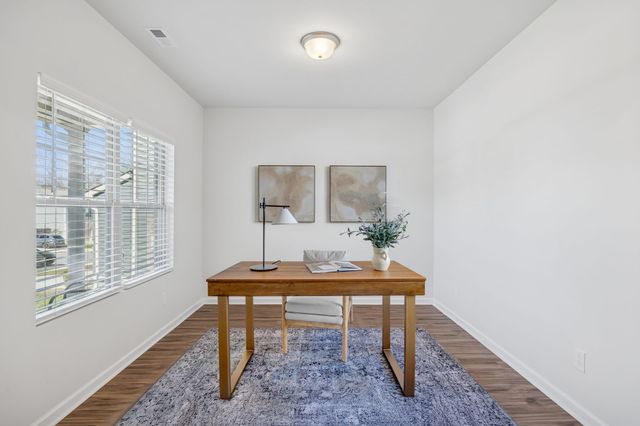 3280 Holiday Ln, Columbia, TN 38401