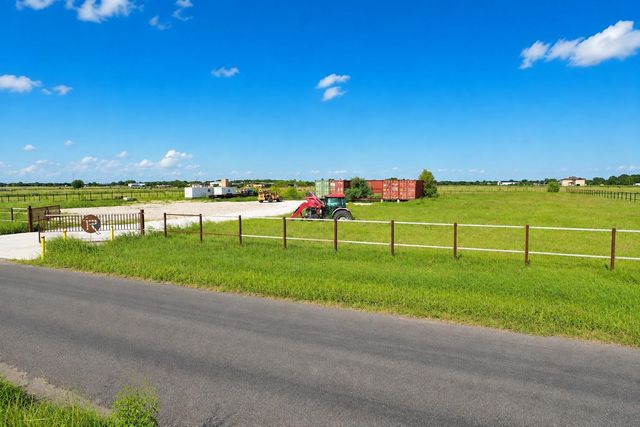 1851 County Road 610, Dayton, TX 77535