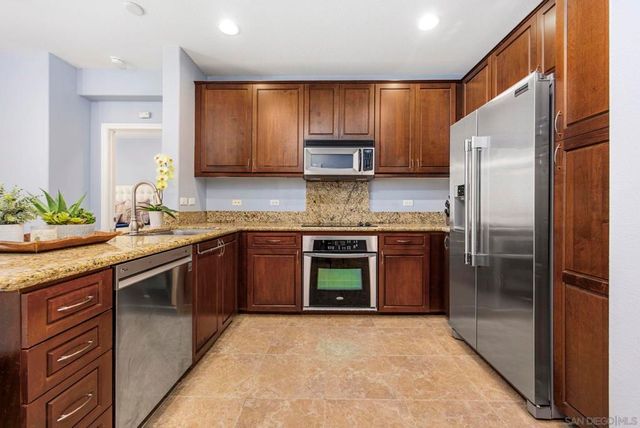 3877 Pell Pl 312, San Diego, CA 92130