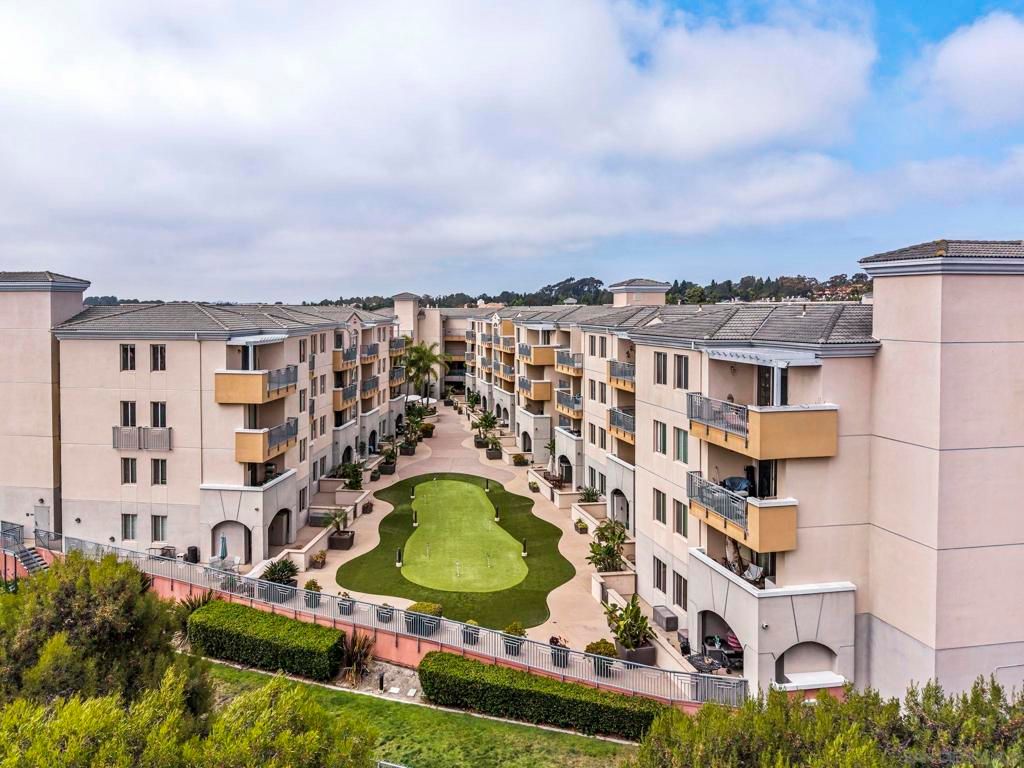 Image 1 of property listing at 3877 Pell Pl 312 312, San Diego, CA 92130