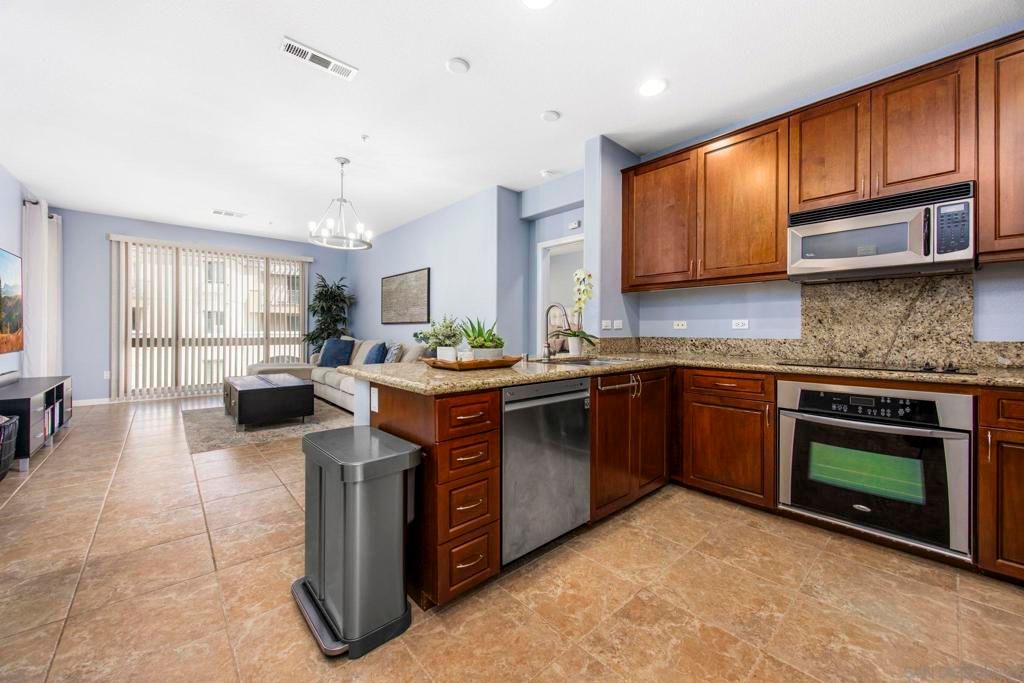 Image 2 of property listing at 3877 Pell Pl 312 312, San Diego, CA 92130