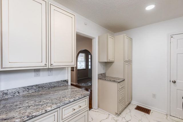 3168 Queen City Avenue, Cincinnati, OH 45238
