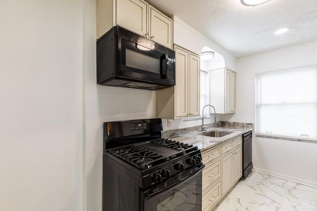3168 Queen City Avenue, Cincinnati, OH 45238
