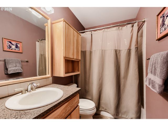 3118 Sw Carson St, Portland, OR 97219