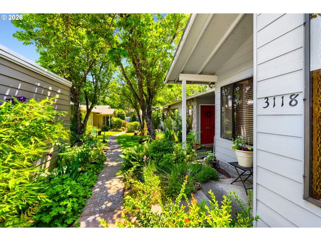 3118 Sw Carson St, Portland, OR 97219
