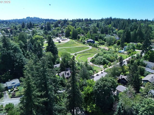 3118 Sw Carson St, Portland, OR 97219