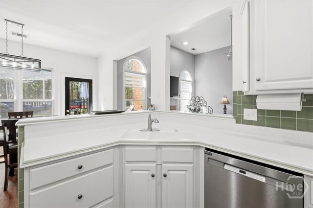 47 Myrtlewood Drive, Savannah, GA 31405