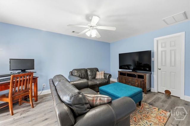 47 Myrtlewood Drive, Savannah, GA 31405